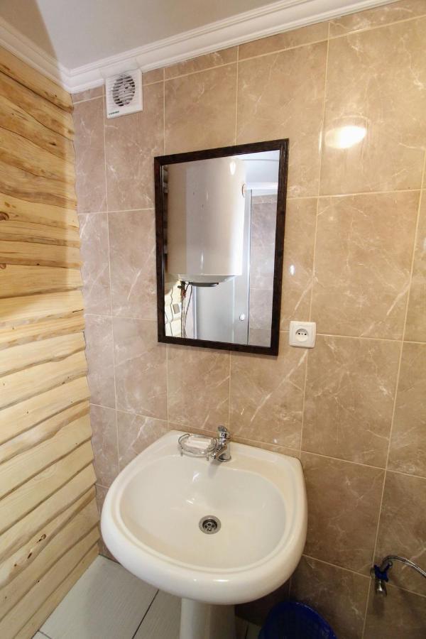 Hotel Мала Одеса Yablunytsya Esterno foto