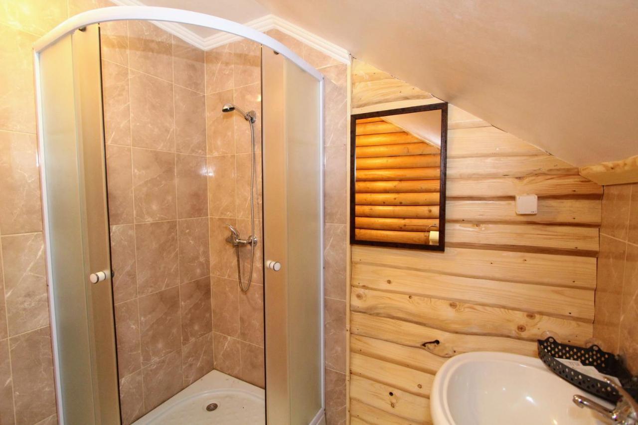 Hotel Мала Одеса Yablunytsya Esterno foto