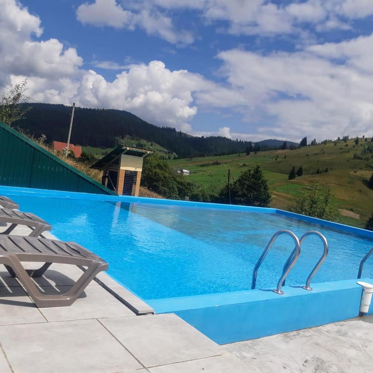 Hotel Мала Одеса Yablunytsya Esterno foto